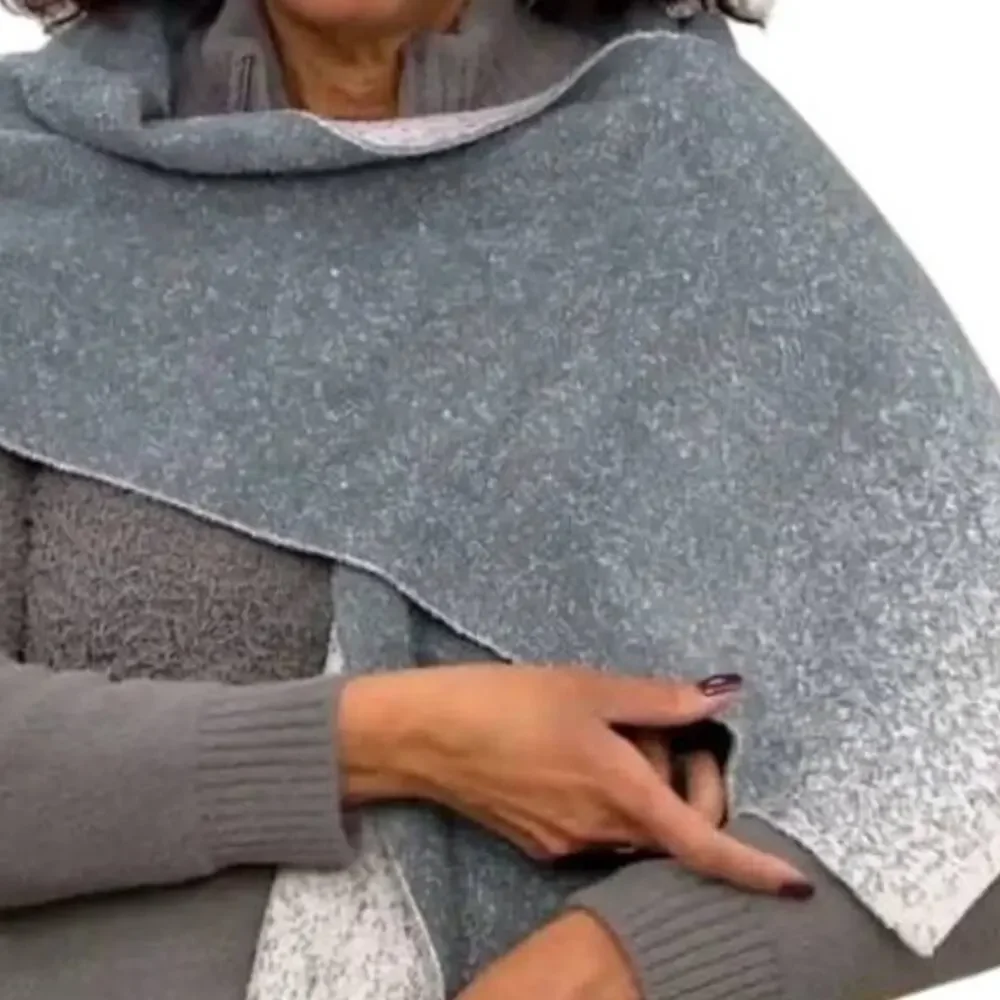 Barefoot Dreams CozyChic Lite Confetti Scarf in Deep Sea Blue/Indigo New Size OS - Picture 3 of 5